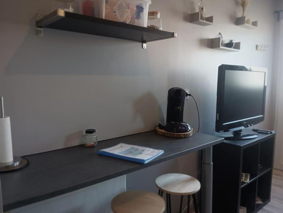 Chambre & Sdb Privee Avec Piscine En Bord De Via Rhona Sarras 外观 照片
